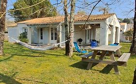 Maison à 8 min à pied de la Plage avec jardin clos et ombragé